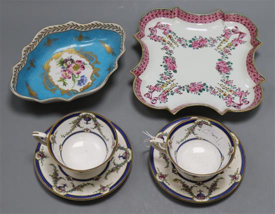 A Sampson dish, two Worcester cups and saucers and a Continental dish